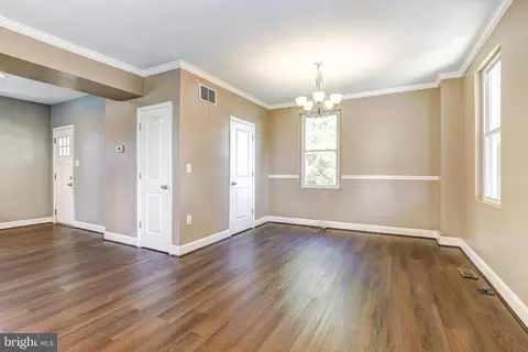 Living - 5600 Carter Ave, Baltimore, MD 21214 photo 4 of 5