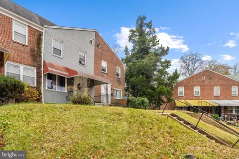 Exterior - 38 Hillvale Rd, Baltimore, MD 21229 photo 2 of 4