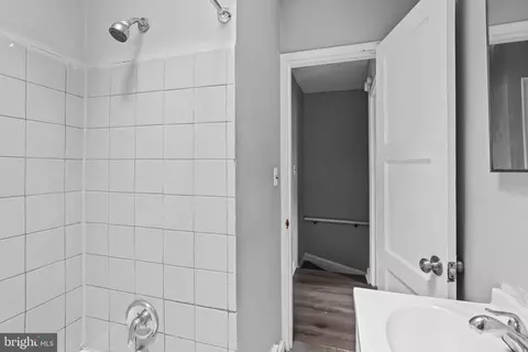 Entry Way - 38 Hillvale Rd, Baltimore, MD 21229 photo 6 of 6