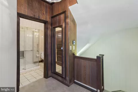 Entry Way - 4503 Mainfield Ave, Baltimore, MD 21214 photo 4 of 5