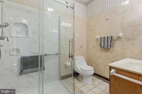 Bath - 4503 Mainfield Ave, Baltimore, MD 21214 photo 1 of 2