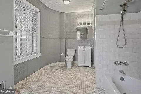 Bath - 220 W Read St, Baltimore, MD 21201 photo 2 of 2