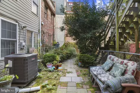 Exterior - 220 W Read St, Baltimore, MD 21201 photo 2 of 3