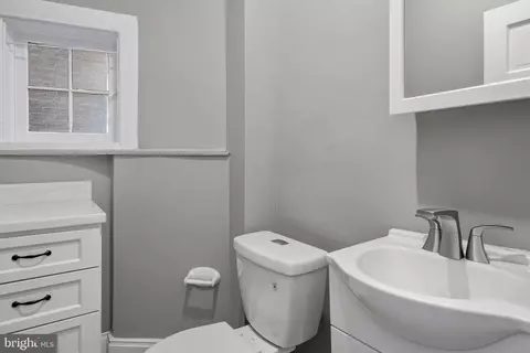 Bath - 220 W Read St, Baltimore, MD 21201 photo 1 of 2