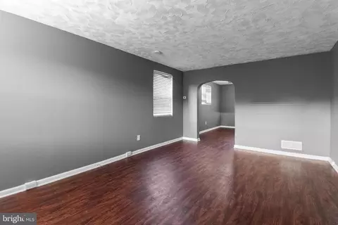 Entry Way - 3816 Glenarm Ave, Baltimore, MD 21206 photo 3 of 6
