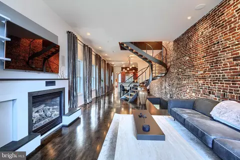 1301 Hull St, Baltimore, MD 21230 photo 1