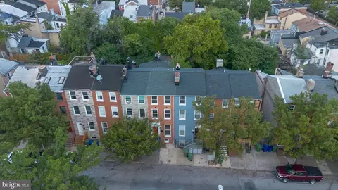 View/Area - 121 S Poppleton St, Baltimore, MD 21201 photo 2 of 4