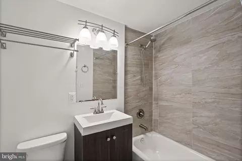 Bath - 121 S Poppleton St, Baltimore, MD 21201 photo 4 of 8