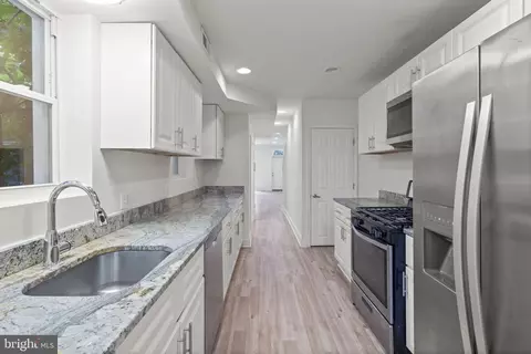 Entry Way - 121 S Poppleton St, Baltimore, MD 21201 photo 4 of 9