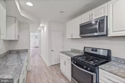 Entry Way - 121 S Poppleton St, Baltimore, MD 21201 photo 5 of 9
