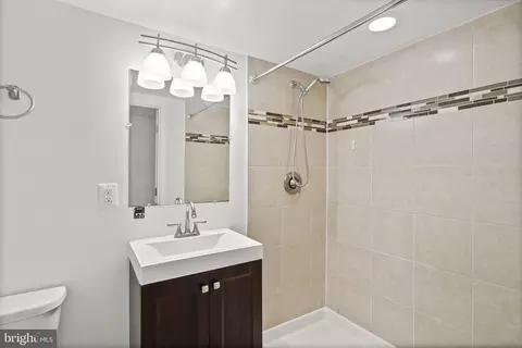 Bath - 121 S Poppleton St, Baltimore, MD 21201 photo 2 of 8