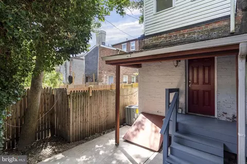 Exterior - 121 S Poppleton St, Baltimore, MD 21201 photo 7 of 7