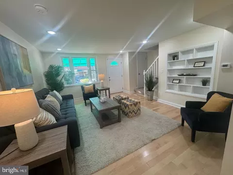 Living - 1231 Kevin Rd, Baltimore, MD 21229 photo 3 of 3