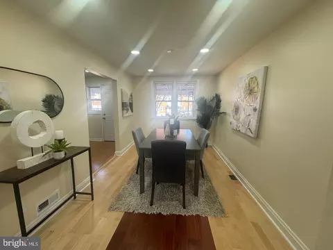 Dining - 1231 Kevin Rd, Baltimore, MD 21229 photo 1 of 2