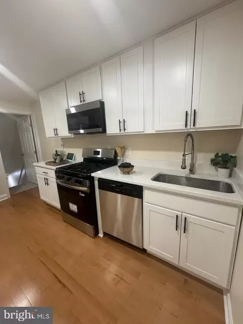 Kitchen - 1231 Kevin Rd, Baltimore, MD 21229 photo 2 of 2