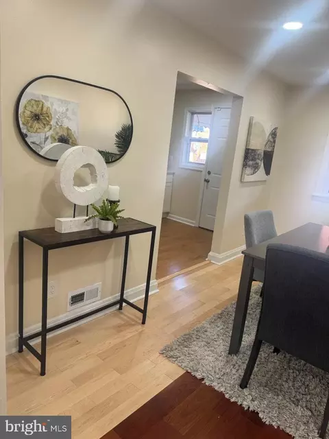 Entry Way - 1231 Kevin Rd, Baltimore, MD 21229 photo 1 of 4