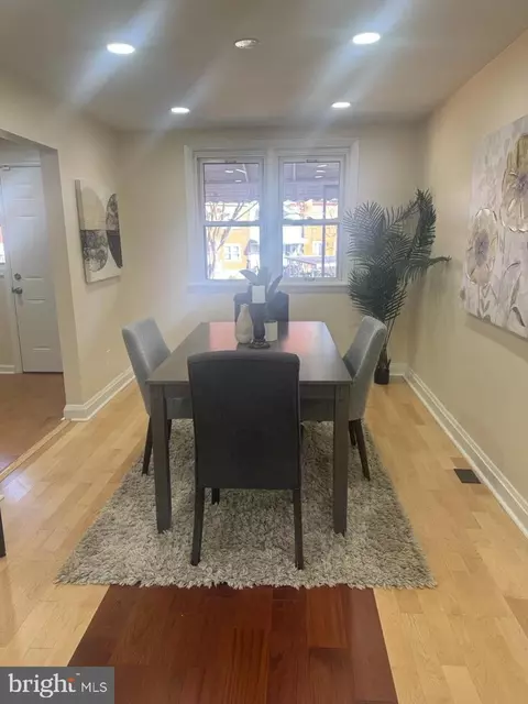 Dining - 1231 Kevin Rd, Baltimore, MD 21229 photo 2 of 2