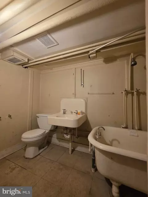 Bath - 1518 E 28th St, Baltimore, MD 21218 photo 2 of 2