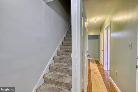 Entry Way - 464 Hornel St, Baltimore, MD 21224 photo 1 of 2