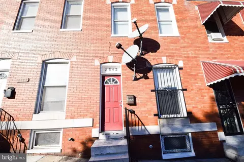 Exterior - 2542 W Pratt St, Baltimore, MD 21223 photo 2 of 5