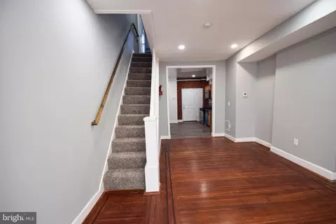 Entry Way - 2542 W Pratt St, Baltimore, MD 21223 photo 2 of 6