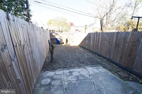 Exterior - 2542 W Pratt St, Baltimore, MD 21223 photo 4 of 5