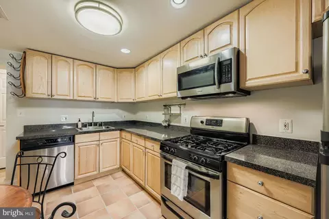 2433 Fleet St, Baltimore, MD 21224 photo 11