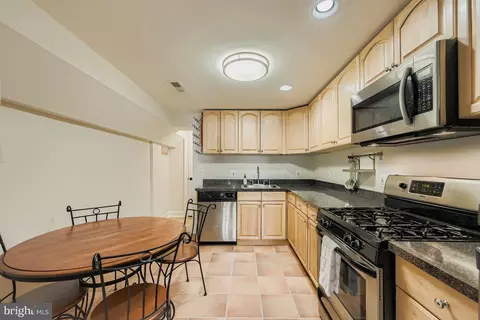 2433 Fleet St, Baltimore, MD 21224 photo 10