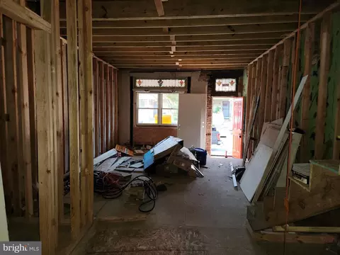 Entry Way - 1630 E 25th St, Baltimore, MD 21213 photo 5 of 8
