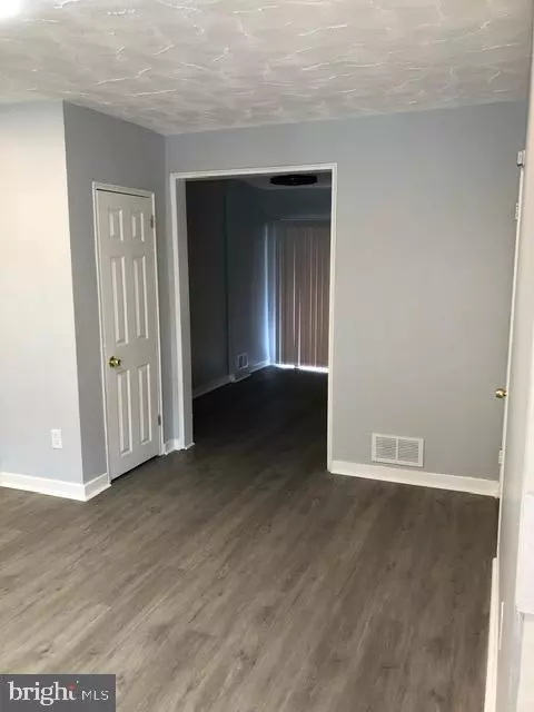 Entry Way - 2802 Windsor Ave, Baltimore, MD 21216 photo 2 of 6