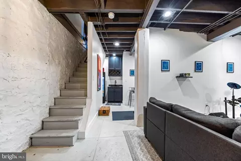 Entry Way - 912 E 36th St, Baltimore, MD 21218 photo 6 of 6