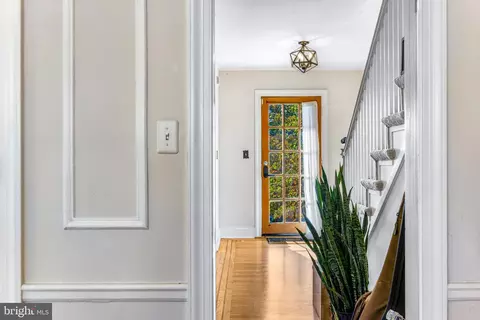Entry Way - 912 E 36th St, Baltimore, MD 21218 photo 3 of 6
