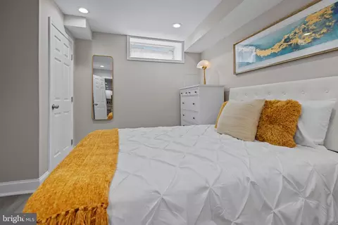 Bedroom - 2204 E Chase St, Baltimore, MD 21213 photo 8 of 9