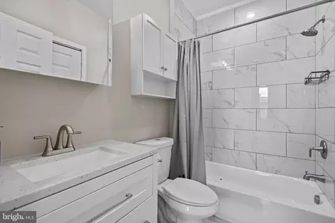 Bath - 2204 E Chase St, Baltimore, MD 21213 photo 4 of 5