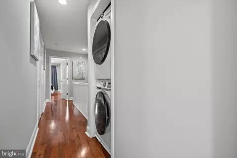 Entry Way - 2204 E Chase St, Baltimore, MD 21213 photo 8 of 9