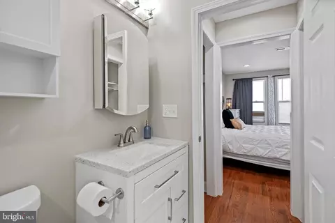 Bath - 2204 E Chase St, Baltimore, MD 21213 photo 3 of 5