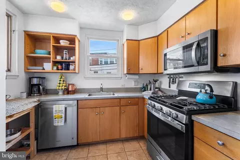 902 E 36th St, Baltimore, MD 21218 photo 11