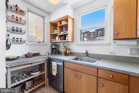 902 E 36th St, Baltimore, MD 21218 photo 13