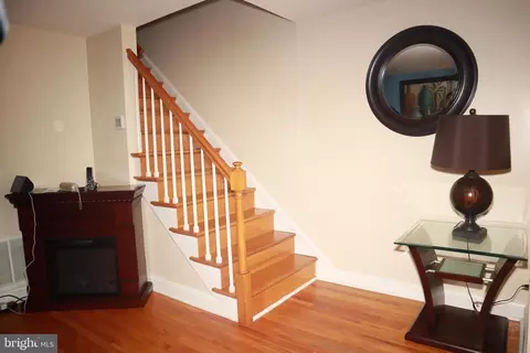 Entry Way - 4628 Parkside Dr, Baltimore, MD 21206 photo 5 of 5