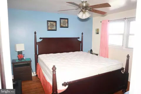 Bedroom - 4628 Parkside Dr, Baltimore, MD 21206 photo 1 of 6