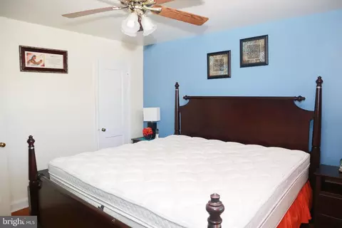 Bedroom - 4628 Parkside Dr, Baltimore, MD 21206 photo 2 of 6