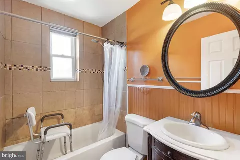Bath - 2904 Virginia Ave, Baltimore, MD 21215 photo 2 of 2