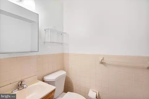 Bath - 2904 Virginia Ave, Baltimore, MD 21215 photo 1 of 2