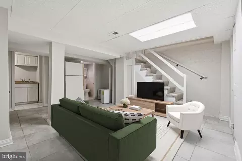 Living - 4000 Echodale Ave, Baltimore, MD 21206 photo 3 of 3