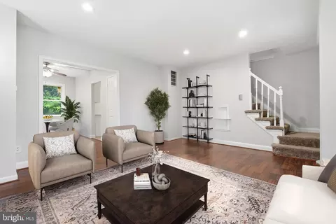 Living - 4000 Echodale Ave, Baltimore, MD 21206 photo 2 of 3