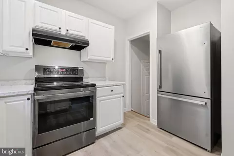 Entry Way - 4000 Echodale Ave, Baltimore, MD 21206 photo 2 of 2
