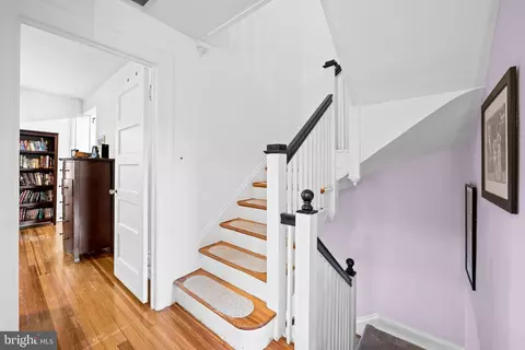 Entry Way - 3932 Cloverhill Rd, Baltimore, MD 21218 photo 4 of 4