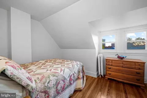 Bedroom - 3932 Cloverhill Rd, Baltimore, MD 21218 photo 5 of 7