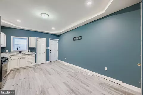 Entry Way - 2932 Mcelderry St, Baltimore, MD 21205 photo 6 of 8