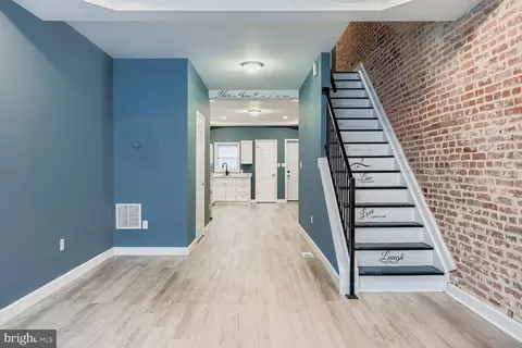 Entry Way - 2932 Mcelderry St, Baltimore, MD 21205 photo 2 of 8
